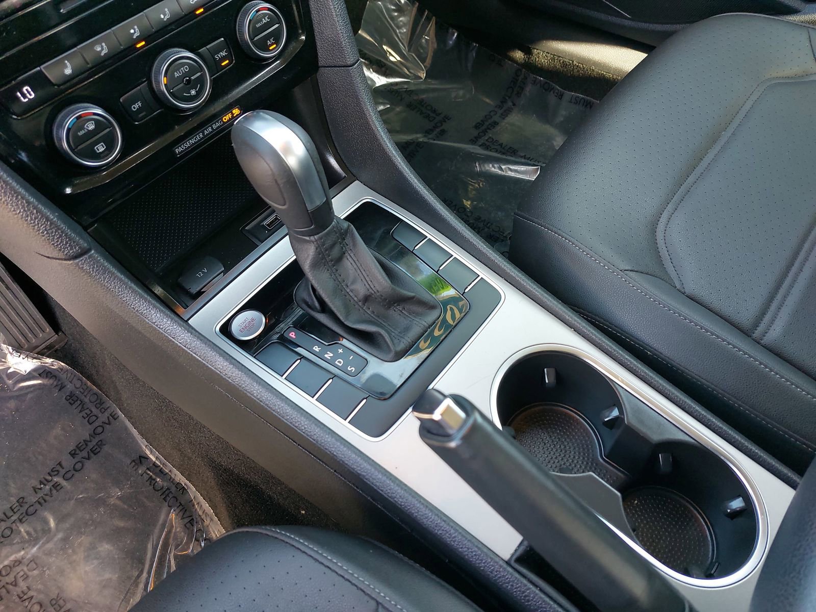 Used 2022 Volkswagen Passat 2.0T SE image 24