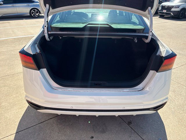 Used 2025 Nissan Altima 2.5 S FWD image 8