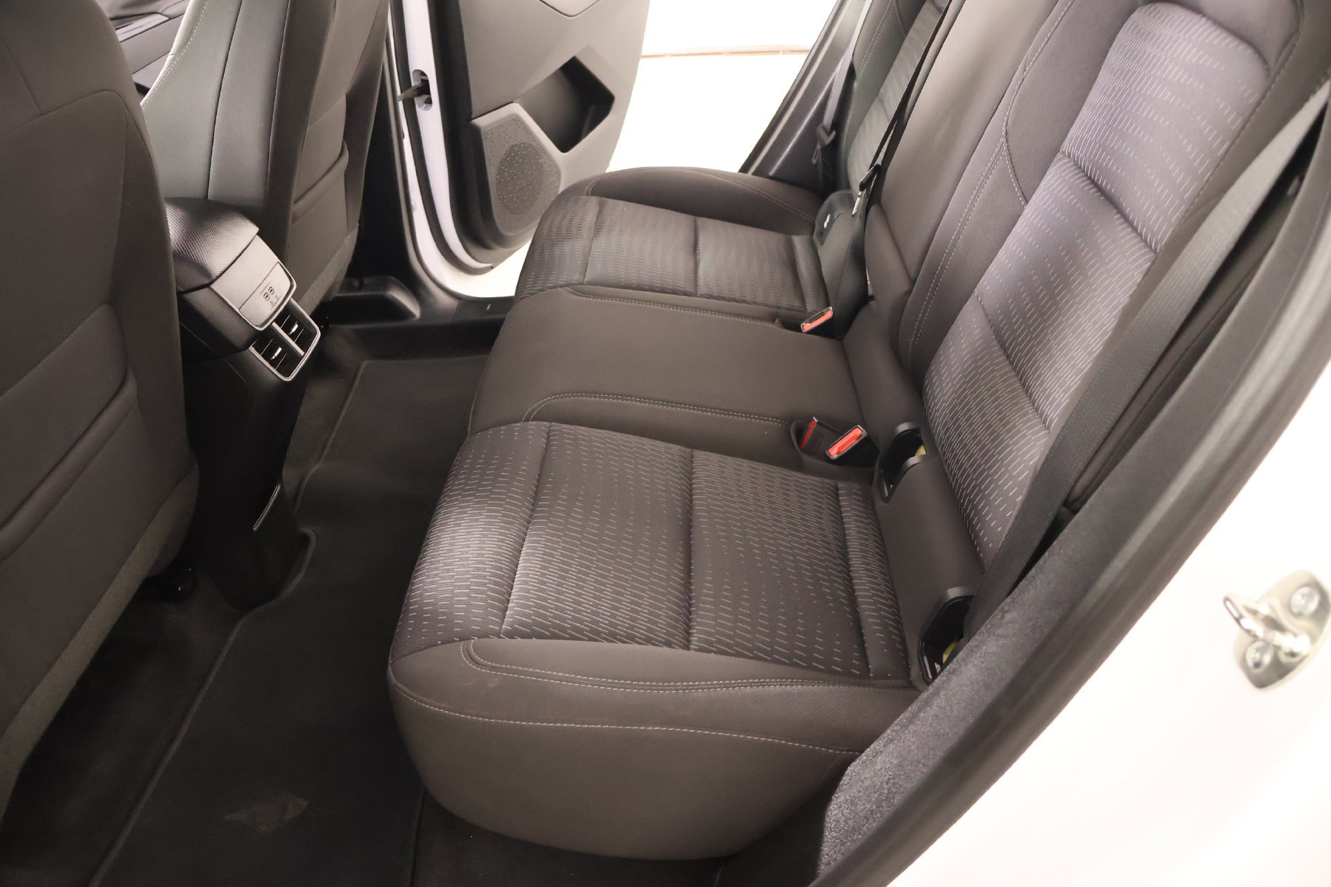 Used 2025 Chevrolet Equinox LT FWD image 12