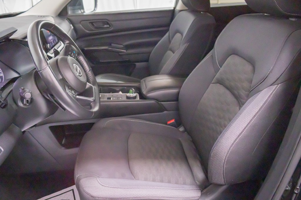 Used 2024 Nissan Pathfinder SV AWD/4WD image 11