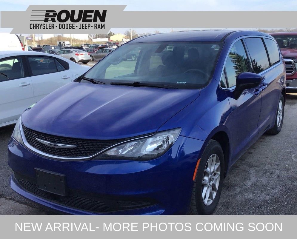 Used 2021 Chrysler Voyager LX image 1