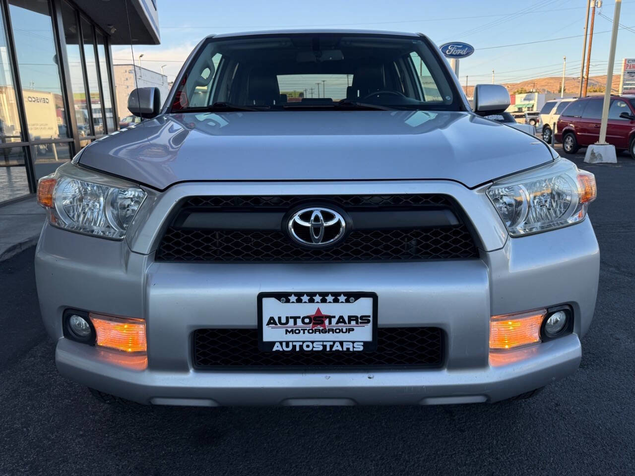 Used 2010 Toyota 4Runner SR5 image 3