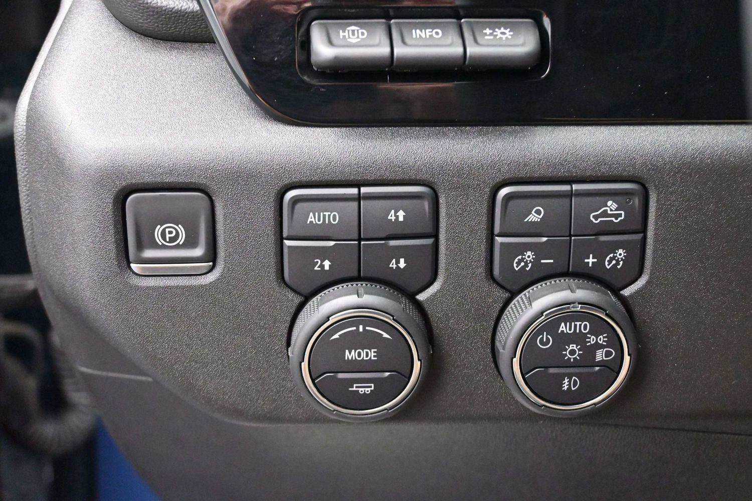 Used 2025 Chevrolet Silverado 2500 LTZ w/ LTZ Convenience Package AWD/4WD image 28