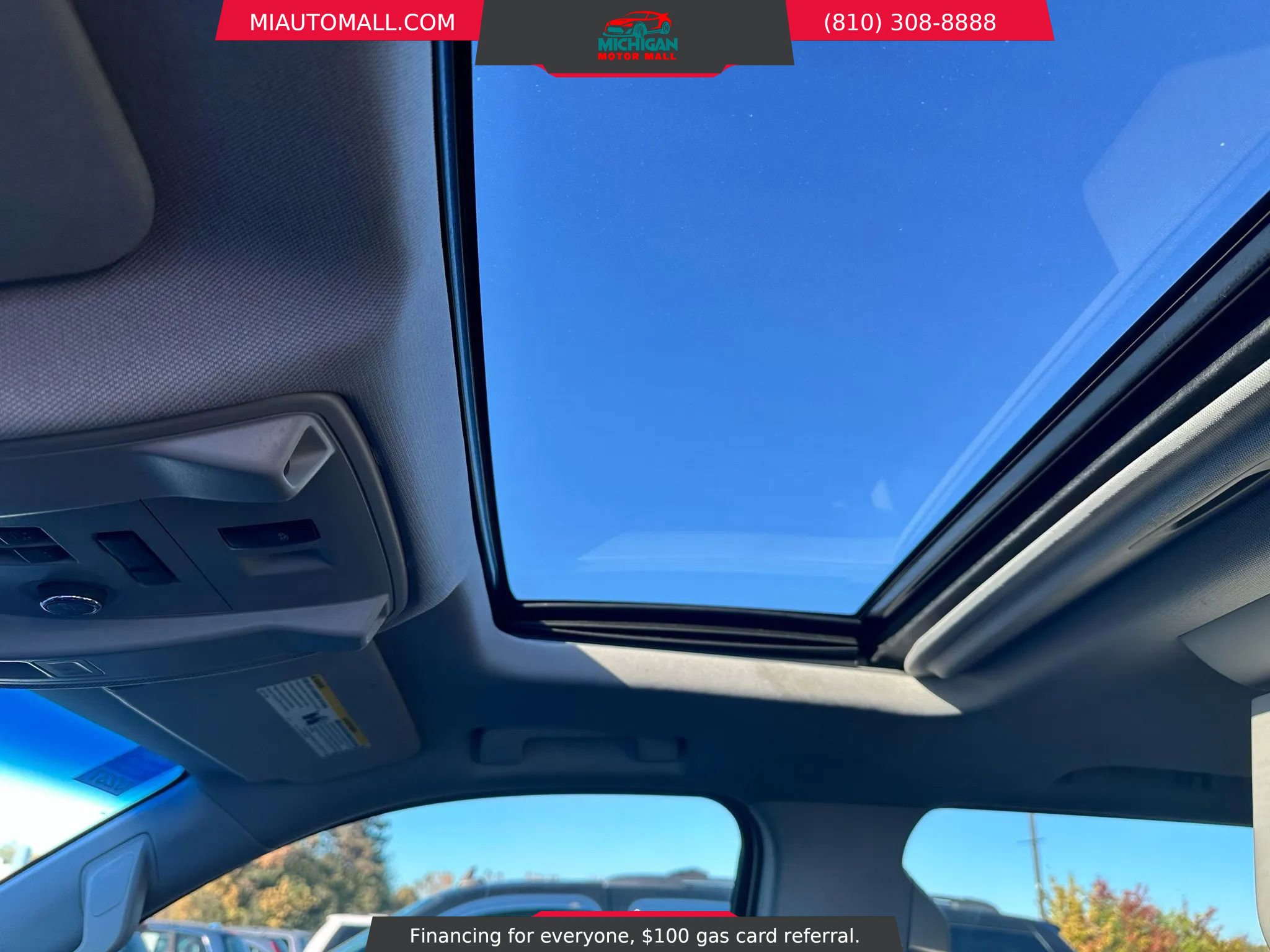 Used 2015 Cadillac Escalade Luxury image 17