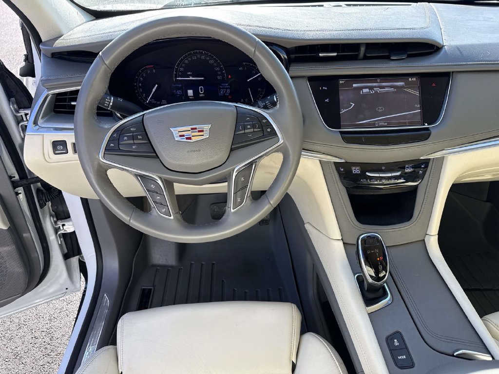 Used 2017 Cadillac XT5 Premium Luxury w/ Driver Assist Package FWD image 30