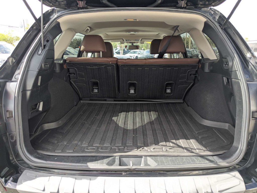 Used 2019 Subaru Outback 3.6R Touring AWD/4WD image 17