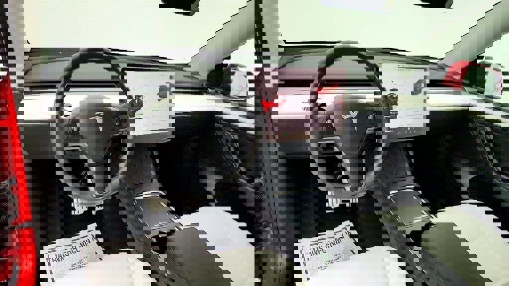 Used 2023 Tesla Model Y Performance image 12