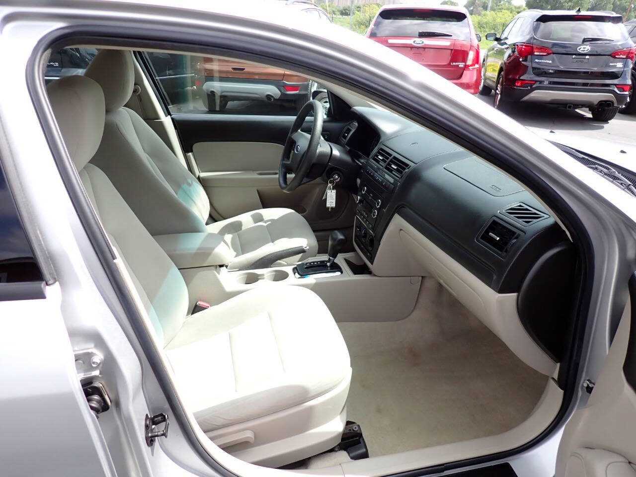 Used 2009 Ford Fusion SE FWD image 9
