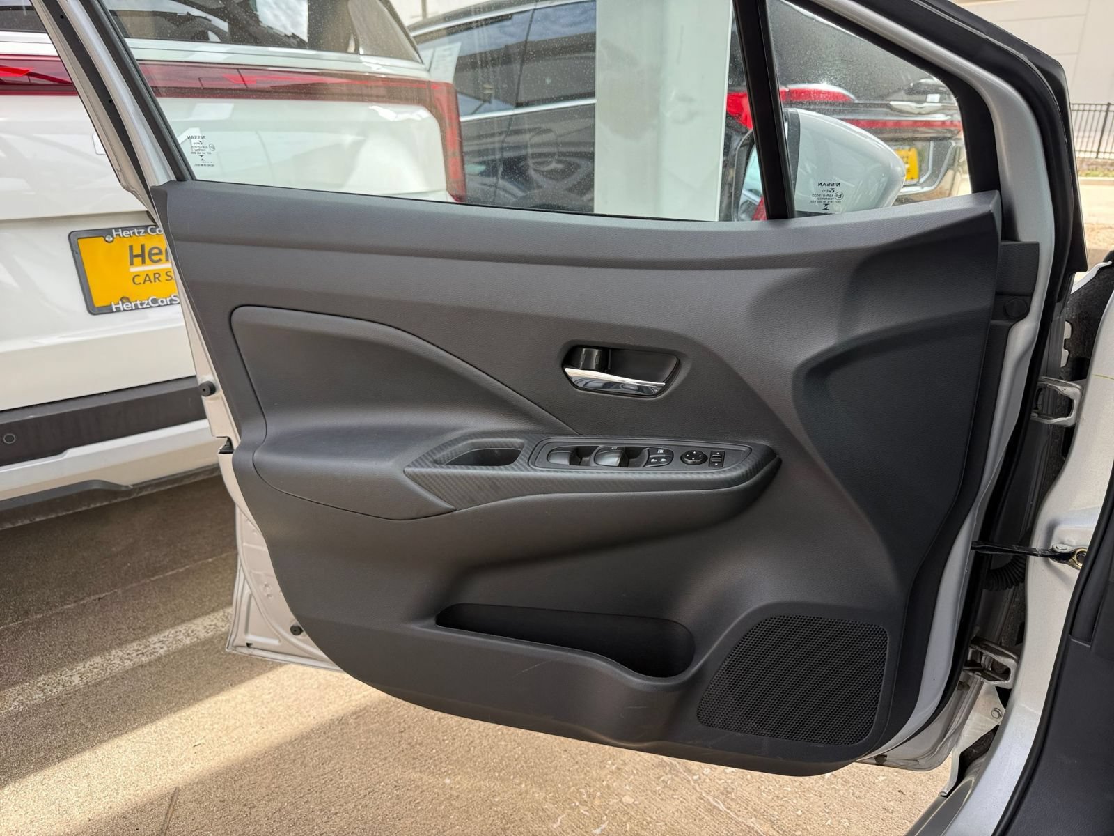 Used 2025 Nissan Versa SV FWD image 18