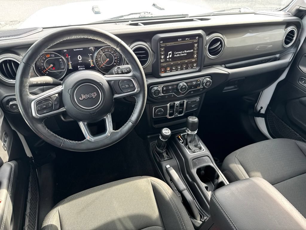 Used 2022 Jeep Wrangler Unlimited Sahara w/ Cold Weather Group AWD/4WD image 16