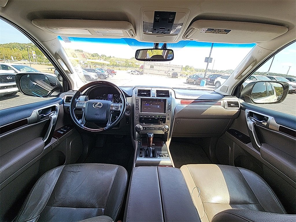 Used 2017 Lexus GX 460 image 30