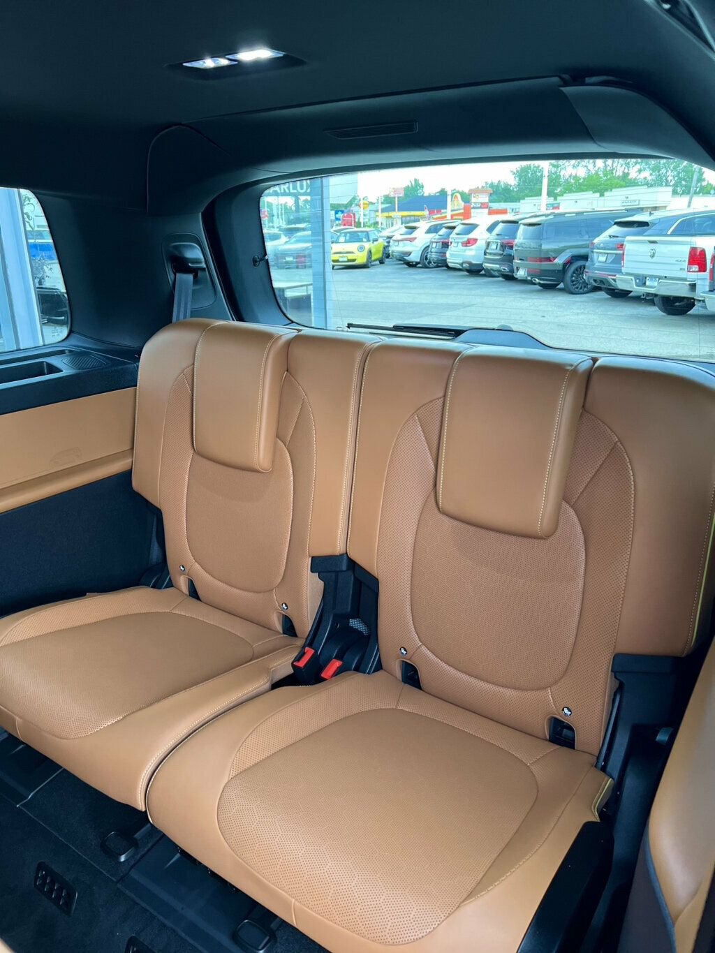 Used 2025 Volkswagen ID. Buzz Pro S RWD image 17