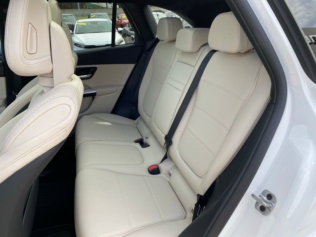 Used 2025 Mercedes-Benz GLC 350e GLC 350e image 26