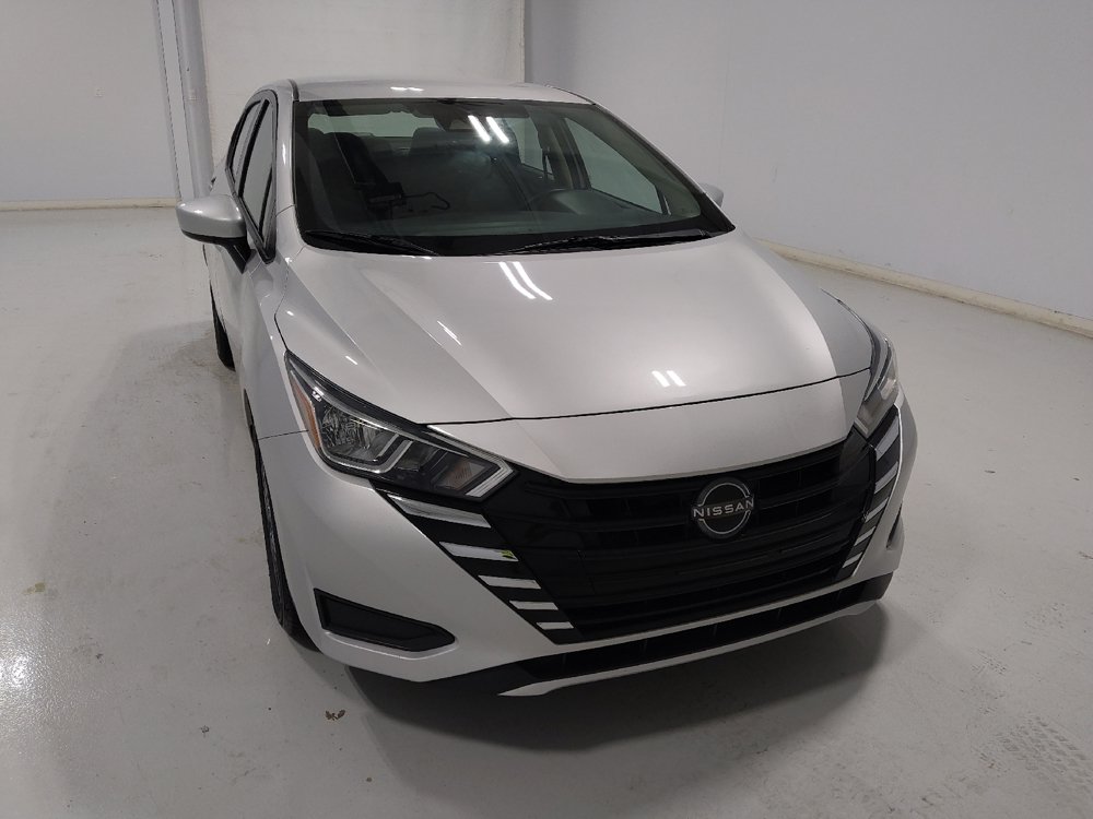 Used 2023 Nissan Versa SV FWD image 14