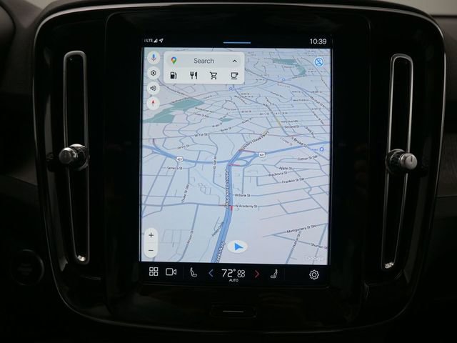 Used 2024 Volvo XC40 B5 Plus image 13