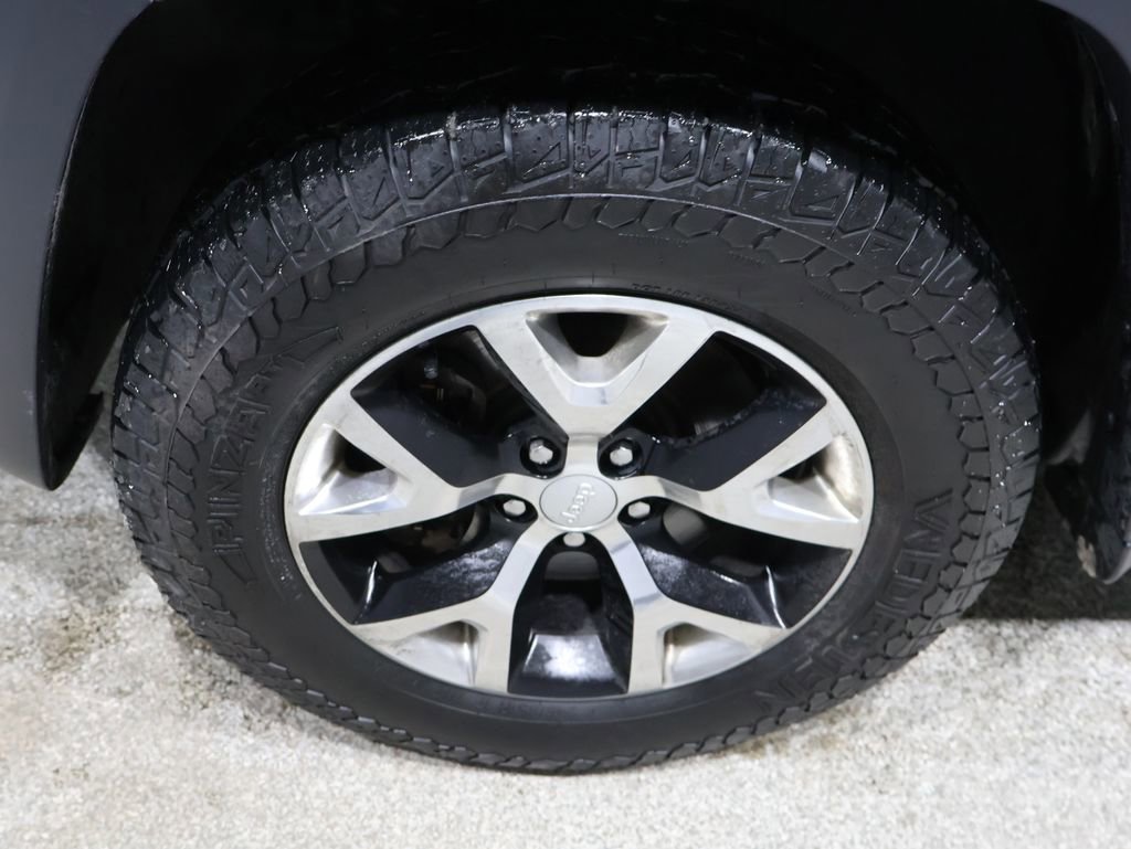 Used 2018 Jeep Cherokee Trailhawk w/ Comfort/Convenience Group image 10