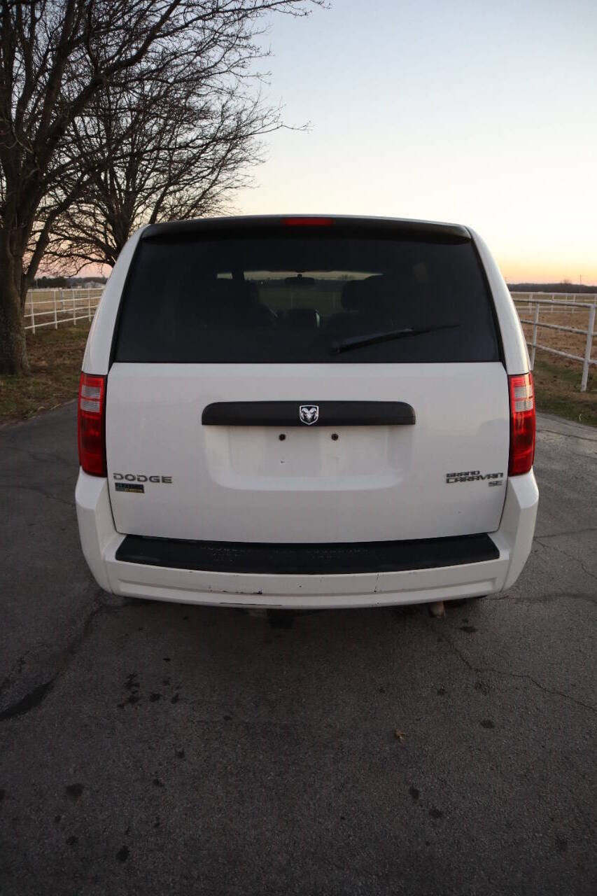 Used 2010 Dodge Grand Caravan SE w/ Climate Group image 10