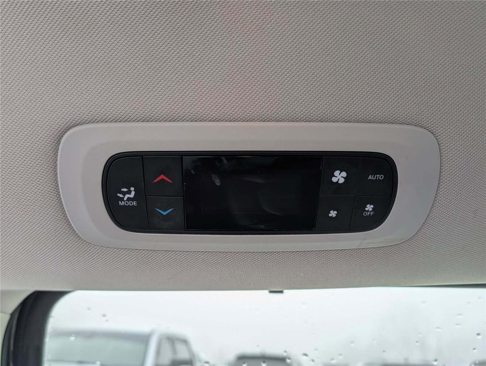 Used 2023 Chrysler Pacifica Touring-L image 16