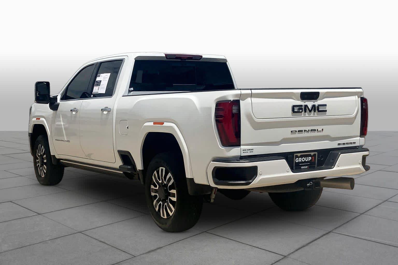 Certified 2025 GMC Sierra 2500 Denali Ultimate AWD/4WD image 12