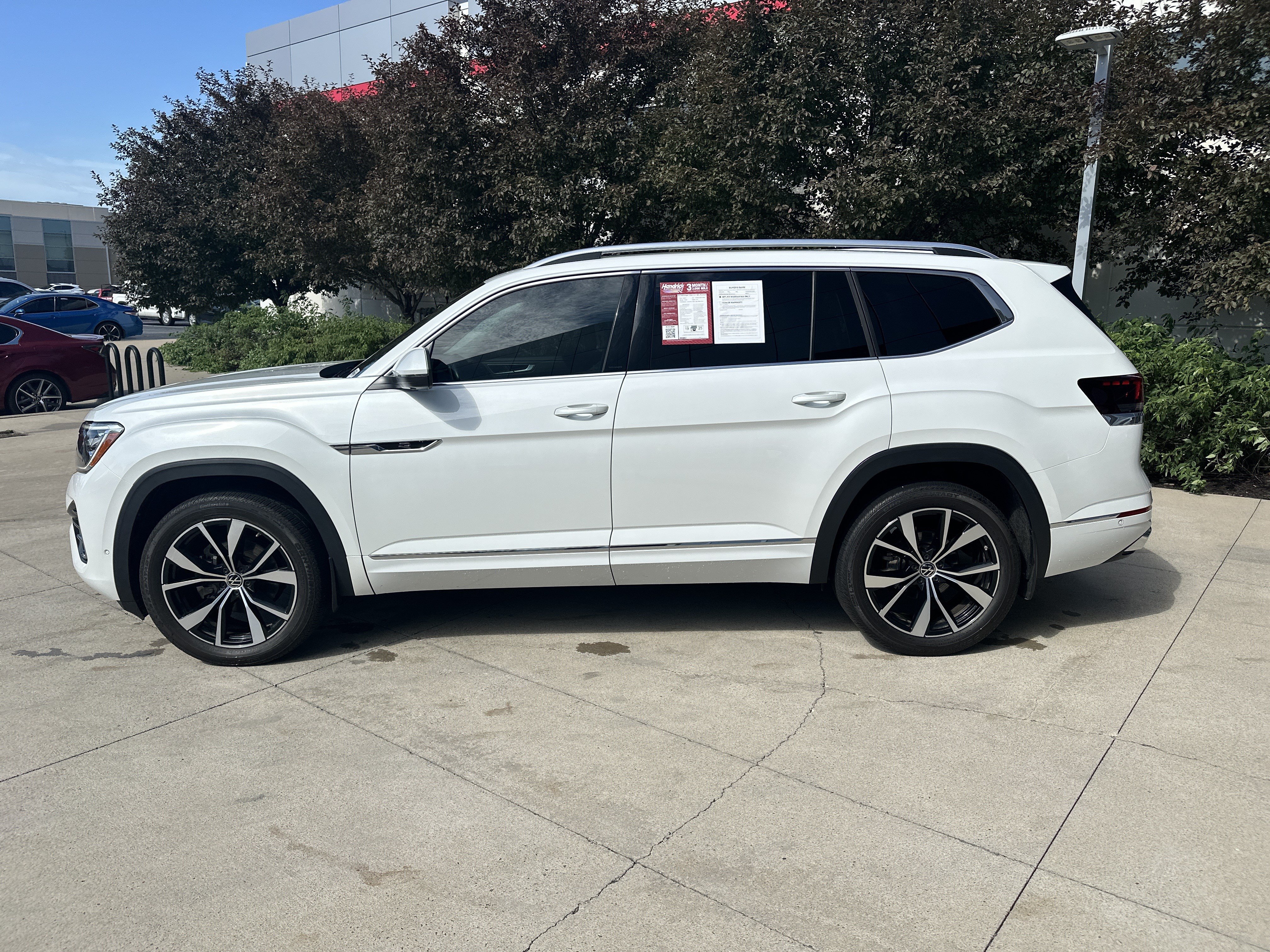 Used 2024 Volkswagen Atlas SEL Premium R-Line AWD/4WD image 9