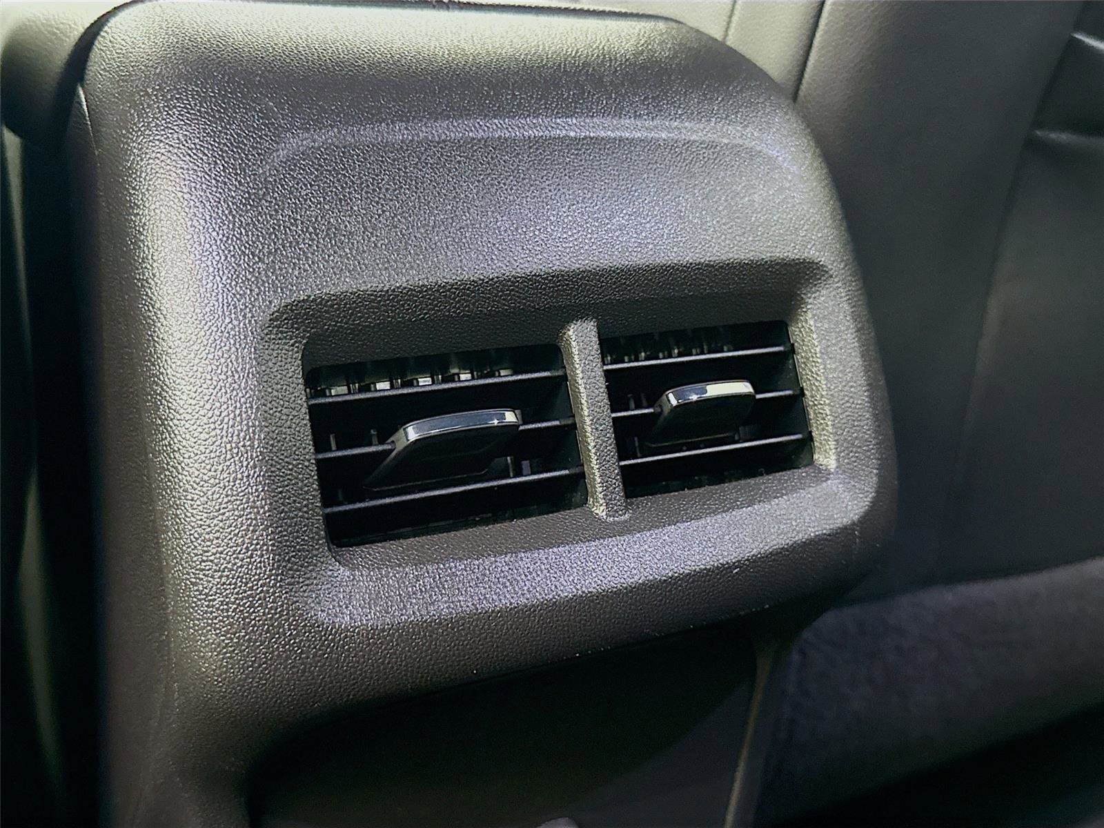 Used 2023 Chevrolet Equinox RS AWD/4WD image 25