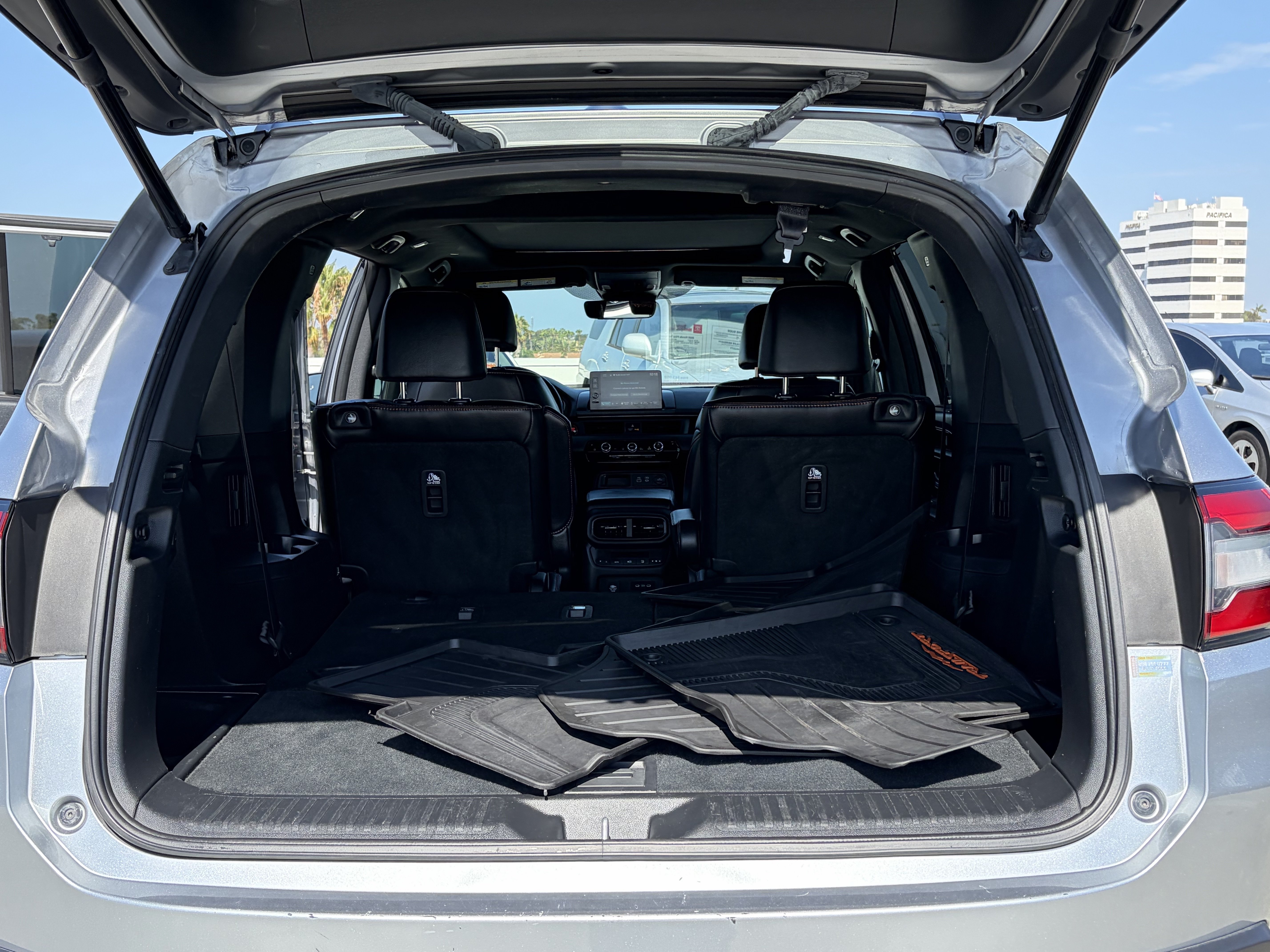 Used 2025 Honda Pilot TrailSport image 21