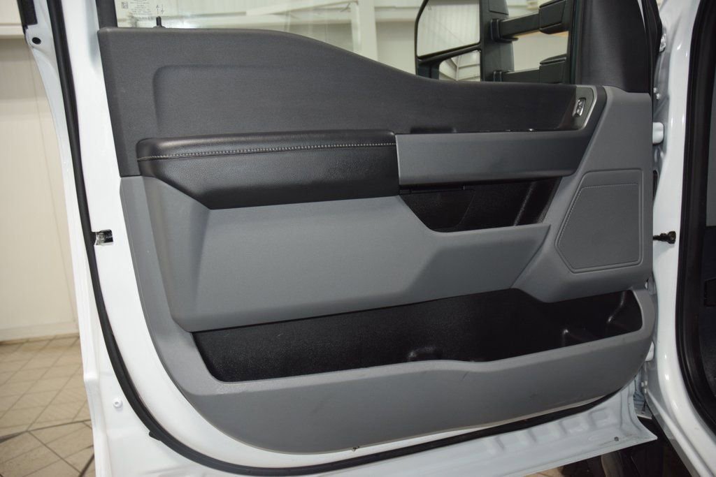 Used 2024 Ford F550 4x4 Crew Cab Super Duty w/ XLT Value Package image 36