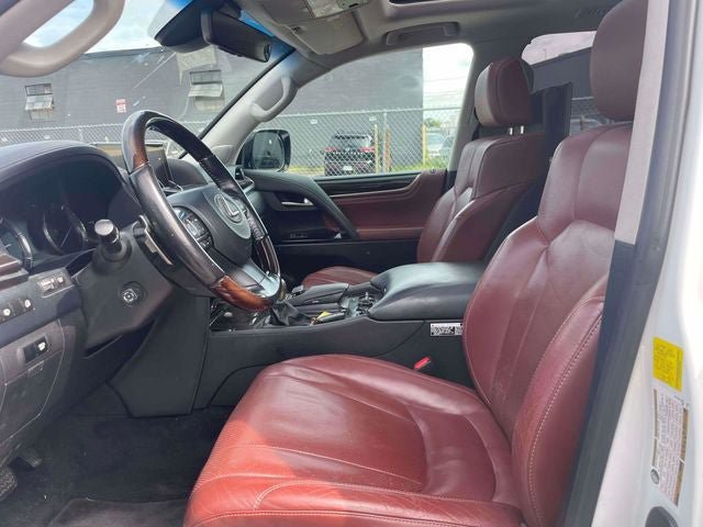 Used 2016 Lexus LX 570 4WD w/ Luxury Package image 17