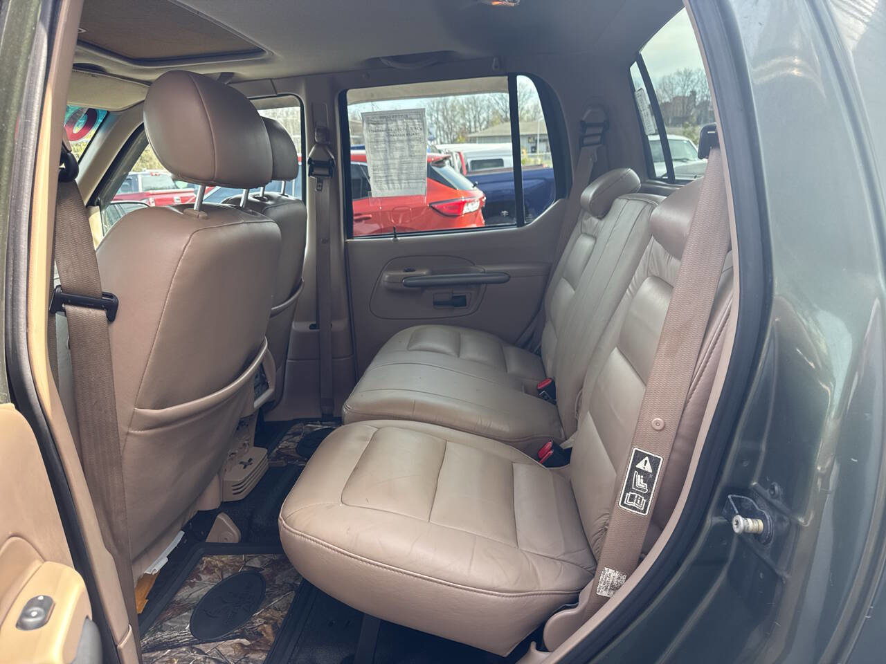 Used 2001 Ford Explorer Sport Trac 4x4 image 16