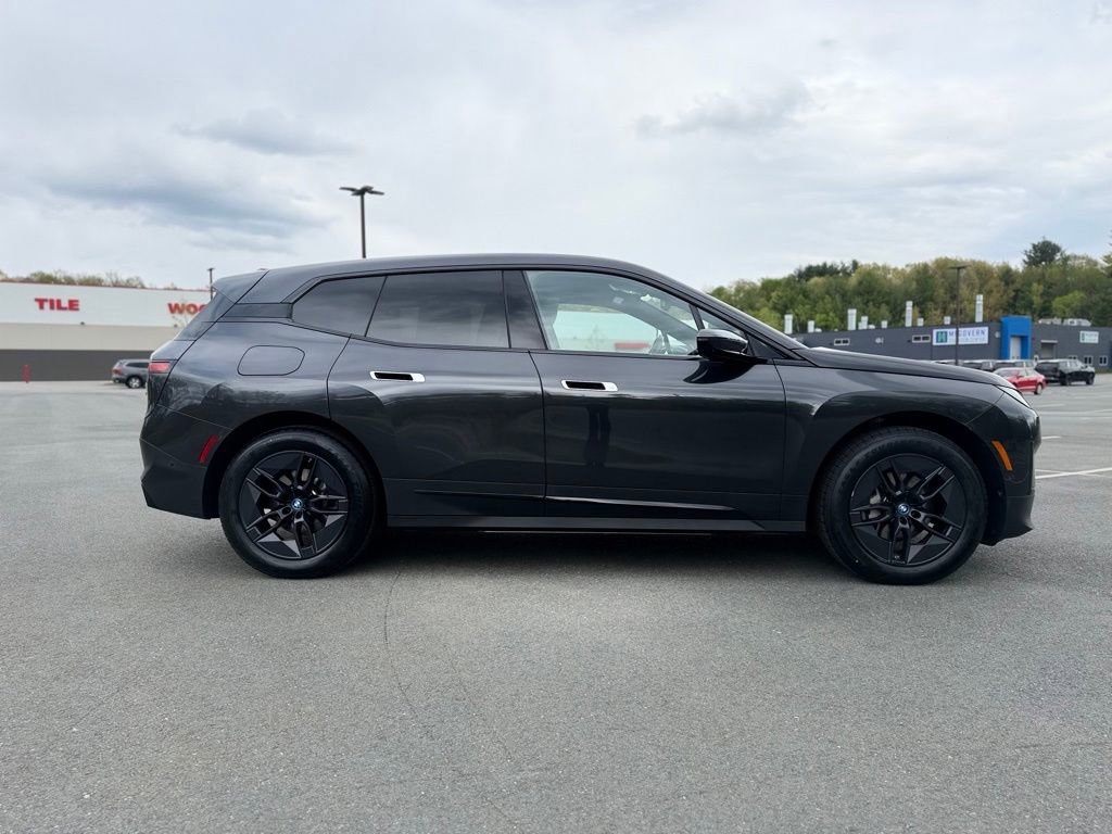 Certified 2024 BMW iX xDrive50 w/ Premium Package AWD/4WD image 8