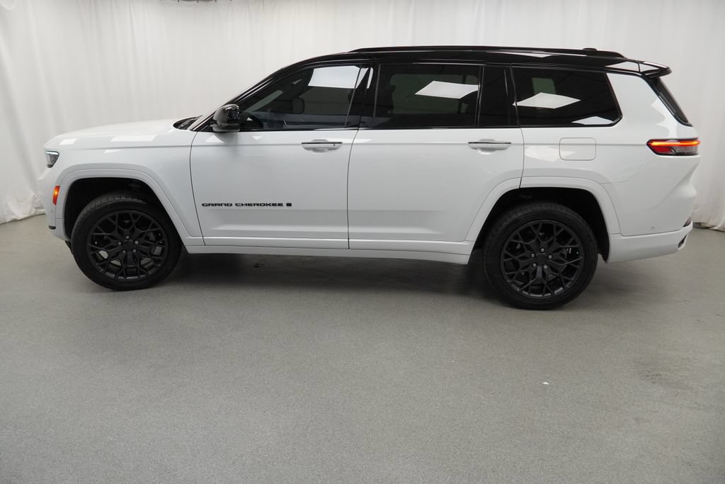 Certified 2025 Jeep Grand Cherokee L Summit AWD/4WD image 16