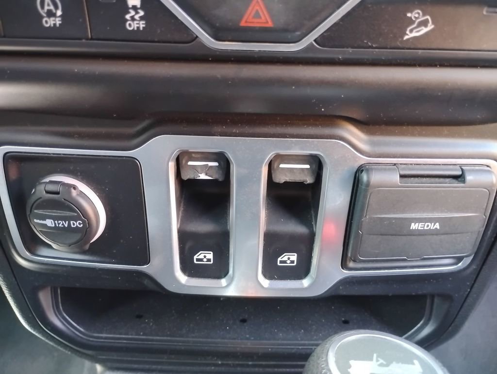Used 2020 Jeep Wrangler Sport AWD/4WD image 38