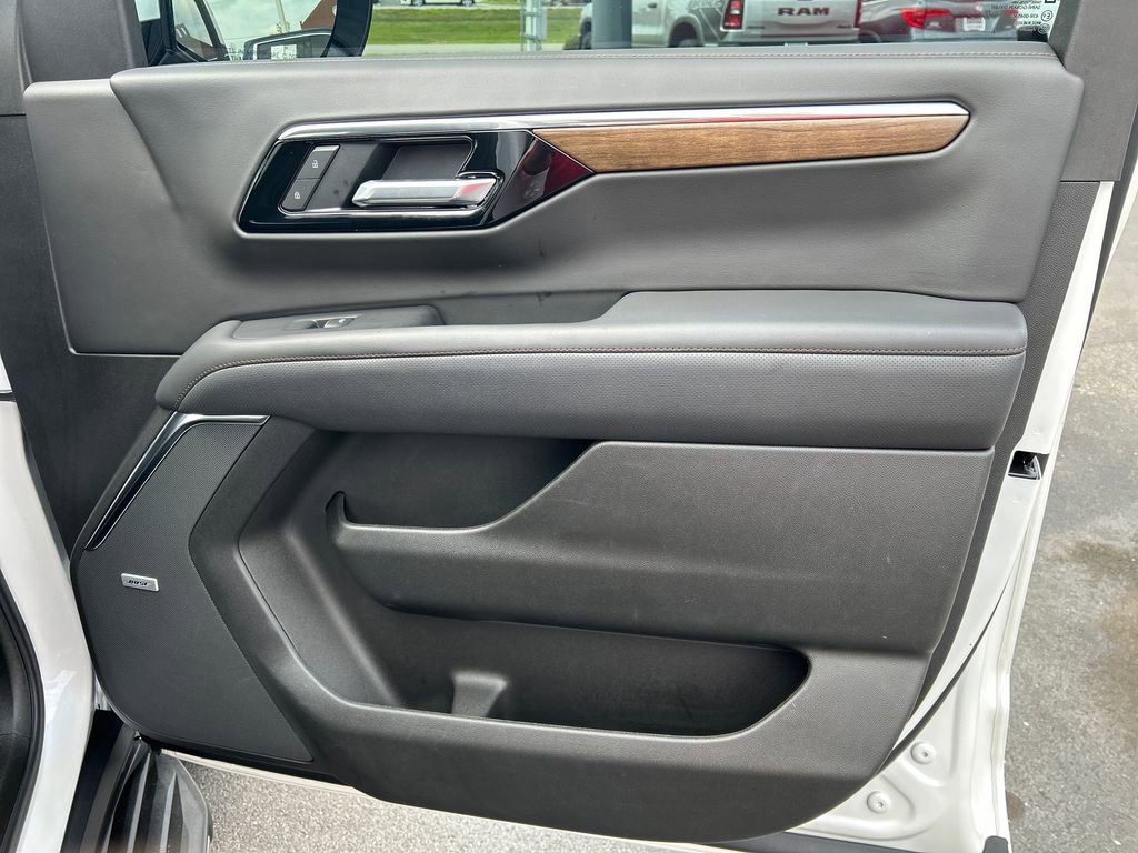 Certified 2025 Chevrolet Tahoe High Country w/ Sun And Tow Package image 56