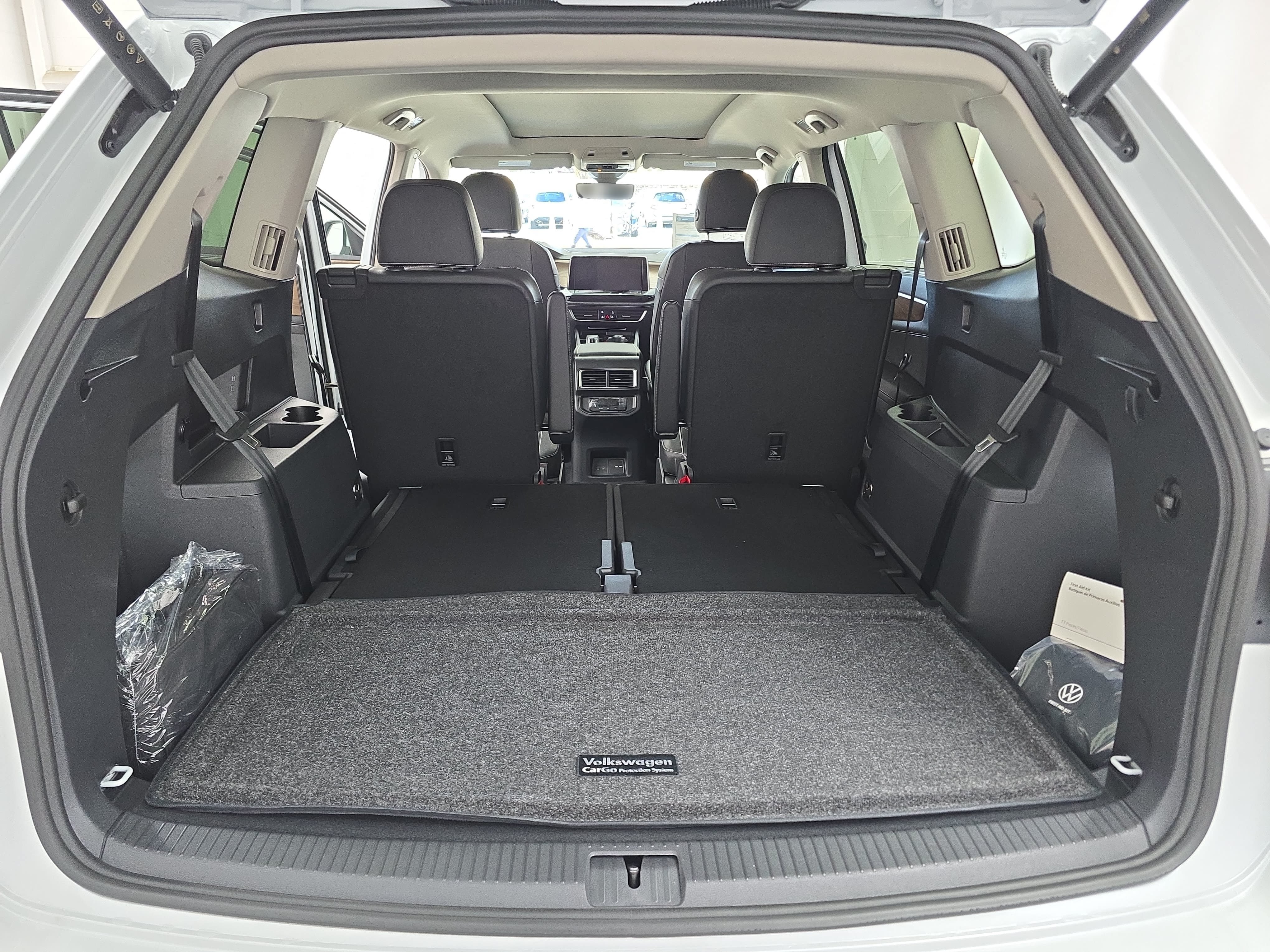 New 2026 Volkswagen Atlas SE FWD image 13
