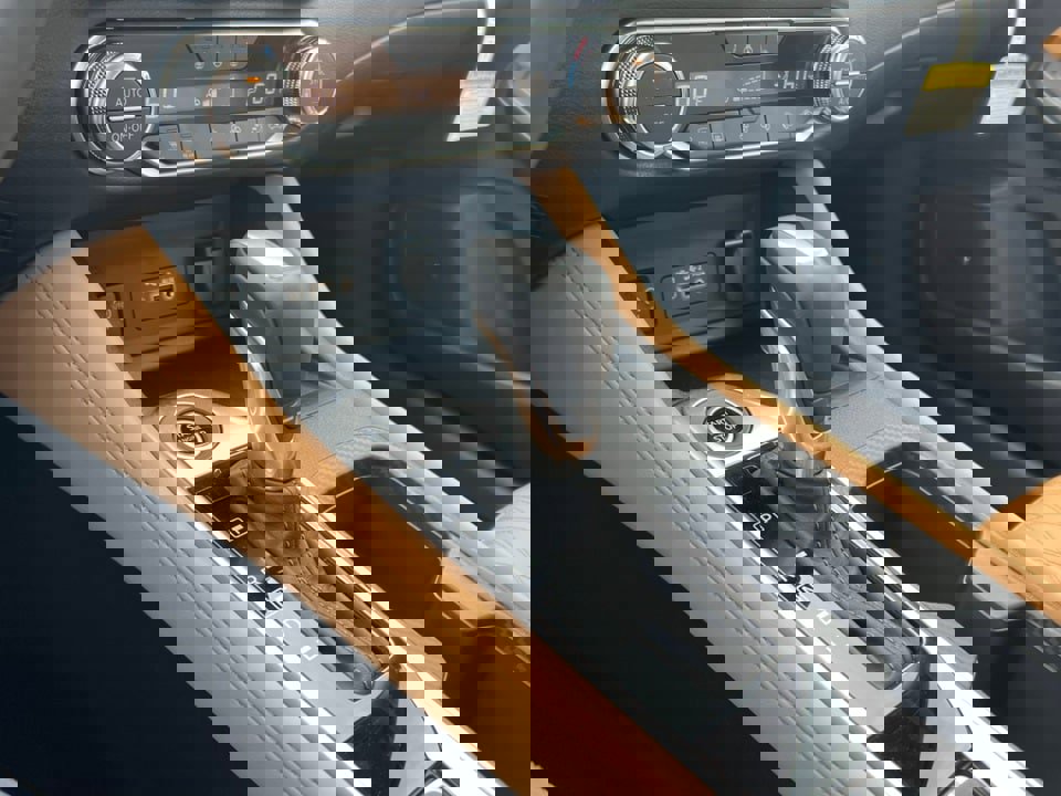 New 2025 Nissan Sentra SV w/ SV Premium Package image 25