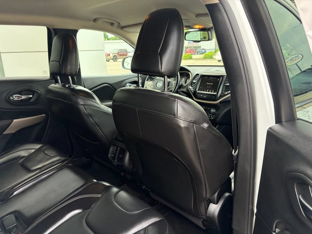 Used 2018 Jeep Cherokee Limited AWD/4WD image 20