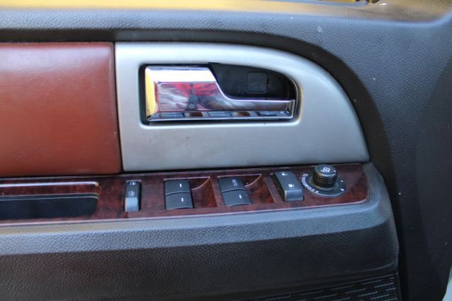 Used 2012 Ford Expedition EL King Ranch RWD image 8