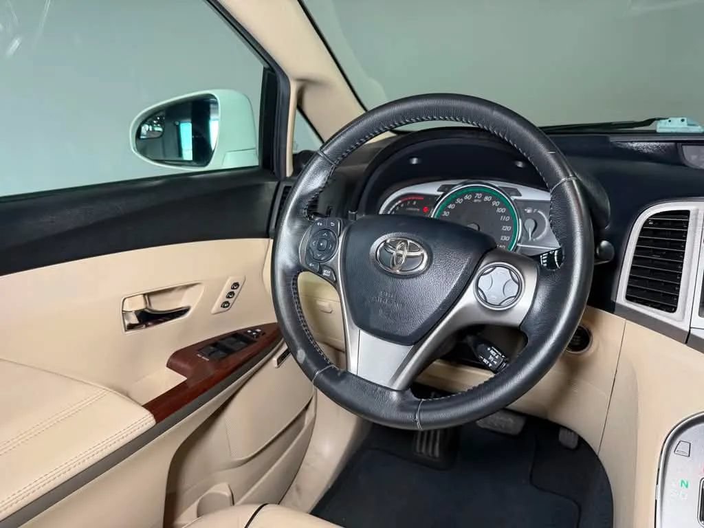 Used 2013 Toyota Venza XLE w/ XLE Premium Pkg FWD image 24