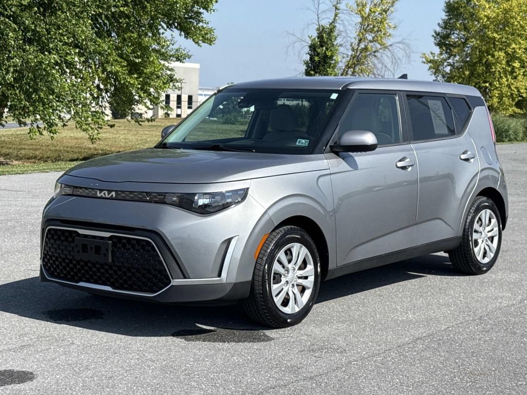 Used 2023 Kia Soul LX FWD image 28