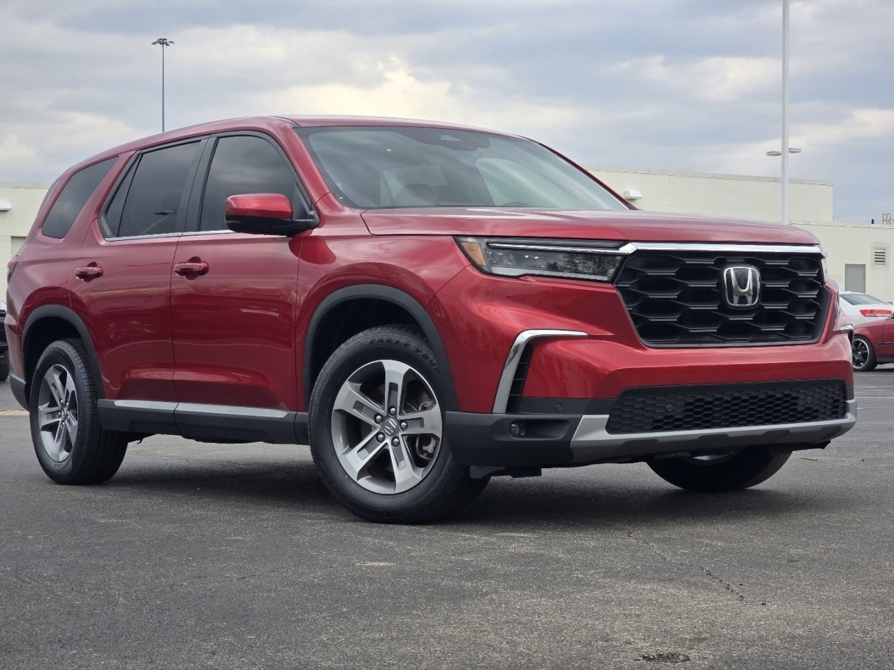 Used 2025 Honda Pilot EX-L image 2