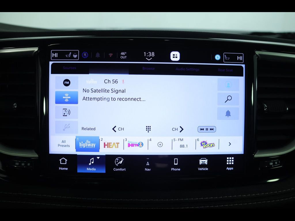 Used 2023 Chrysler Pacifica Touring-L w/ Uconnect Theater Family Group AWD/4WD image 23