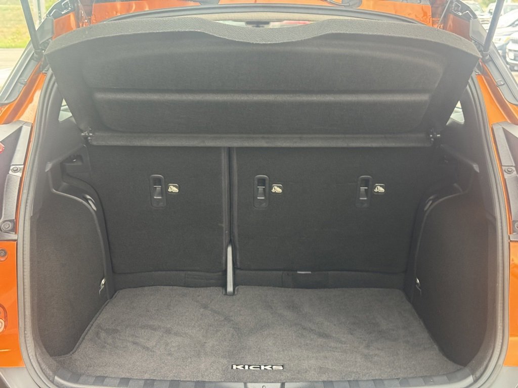 Used 2020 Nissan Kicks SR w/ SR Premium Package image 9