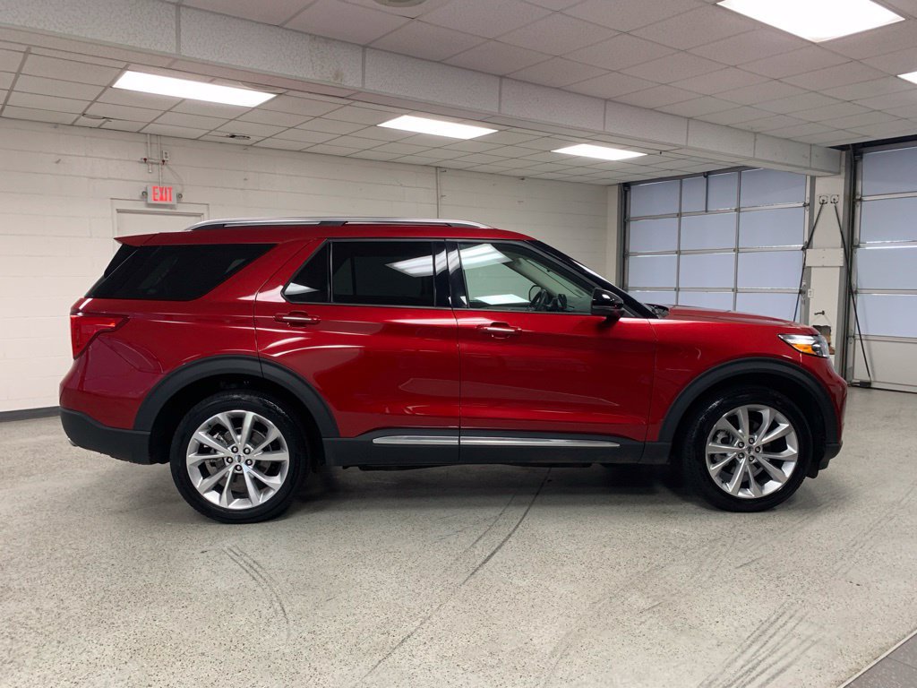 Used 2023 Ford Explorer Platinum w/ Premium Technology Package AWD/4WD image 7