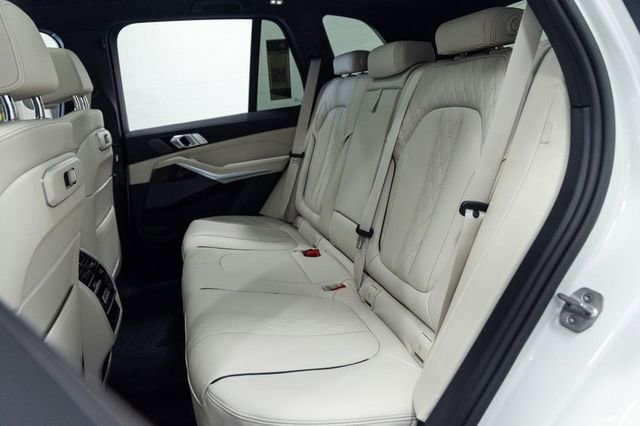New 2026 BMW X5 xDrive50e image 25