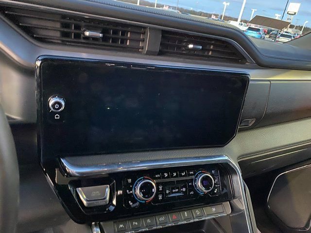 Used 2024 GMC Sierra 1500 Denali w/ Technology Package AWD/4WD image 17