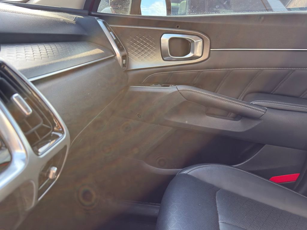 Used 2023 Kia Sorento SX image 18