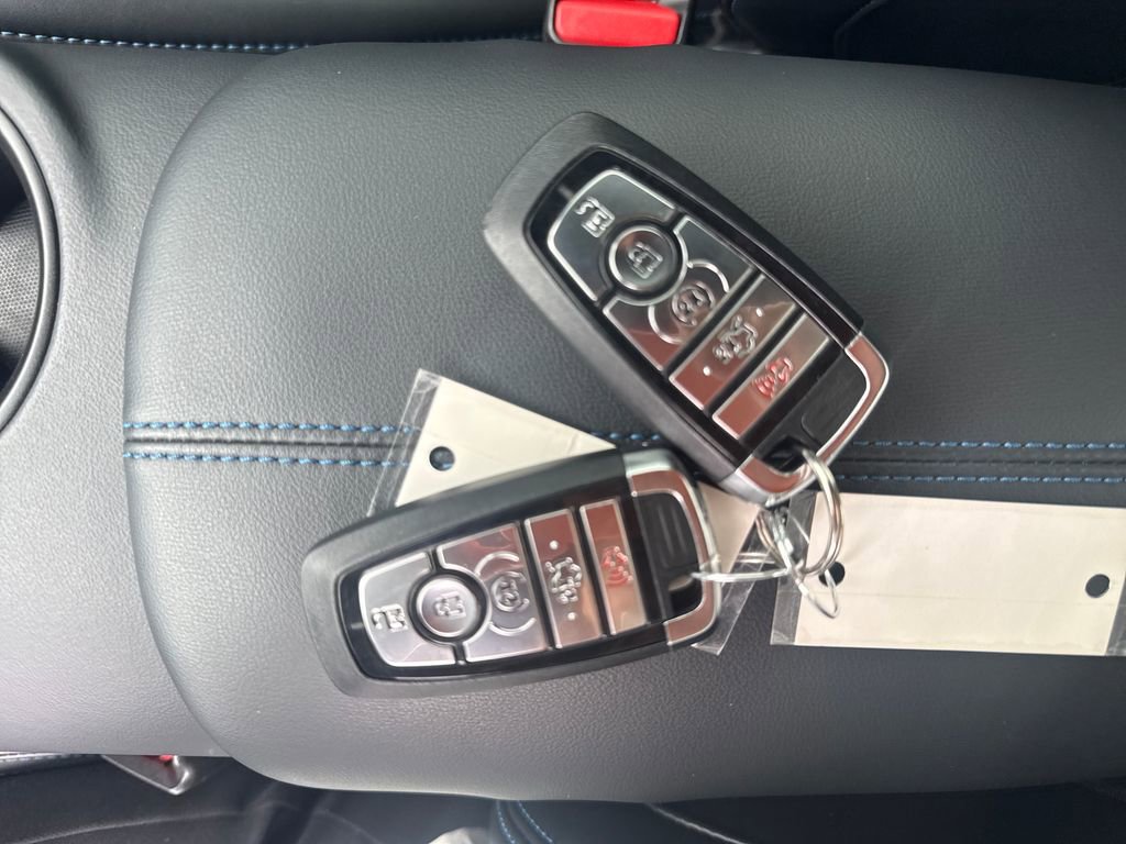 Used 2025 Ford Mustang Dark Horse image 38