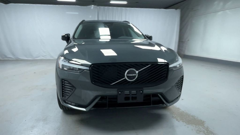 New 2026 Volvo XC60 B5 Plus w/ Protection Package Premier image 19