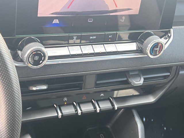 Used 2024 Chevrolet Colorado W/T image 17