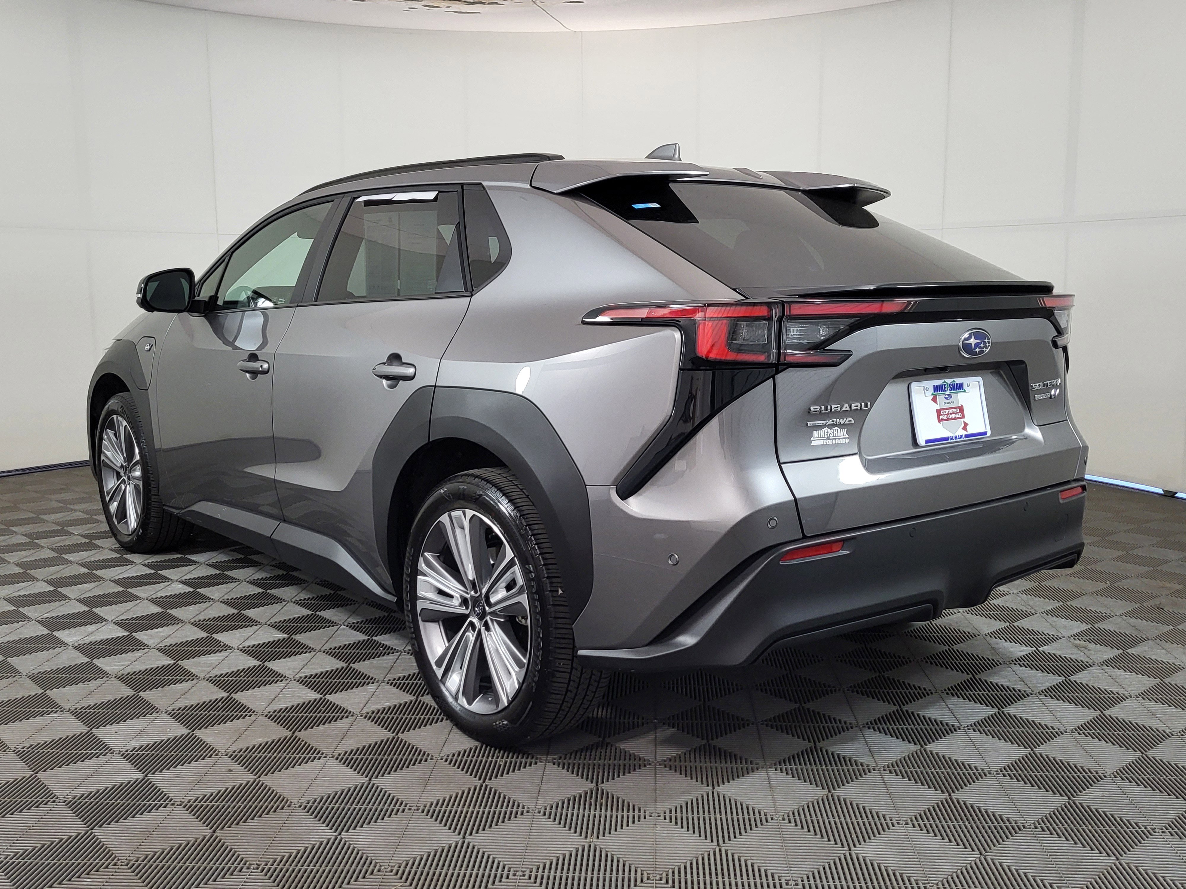 Used 2025 Subaru Solterra Limited image 5